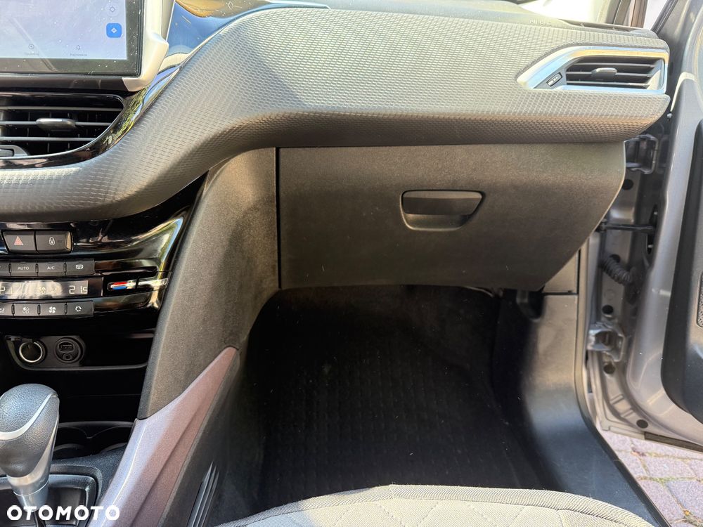 Peugeot 2008 1.2 Pure Tech Active S&S EAT6 - 13