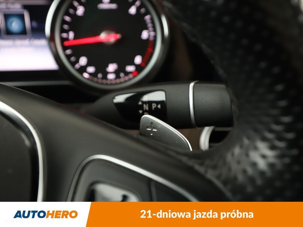 Mercedes-Benz Klasa E 220 d 4-Matic 9G-TRONIC - 32