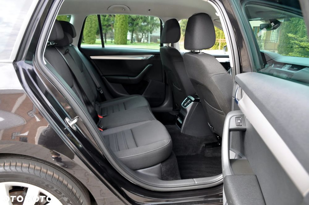 Skoda Octavia 2.0 TDI Elegance DSG - 19