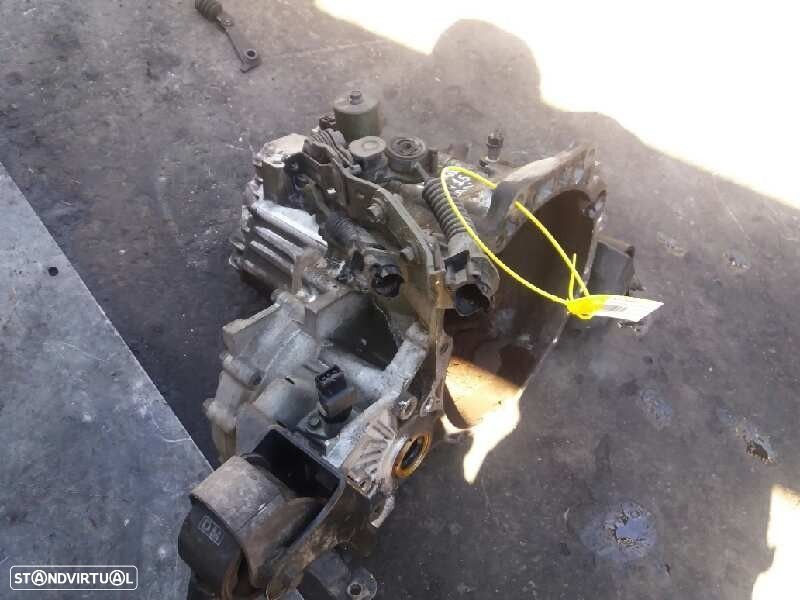 CAIXA VELOCIDADES HYUNDAI MATRIX 2004 - 1