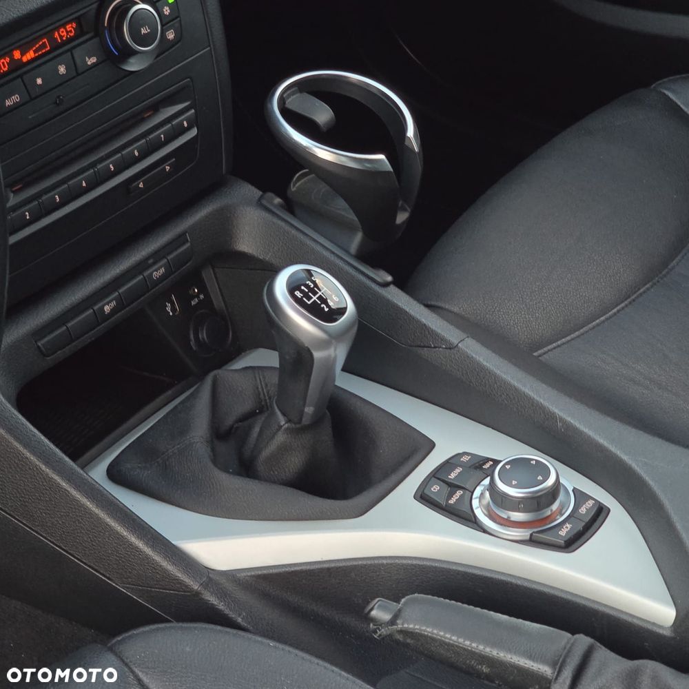BMW X1 sDrive18d xLine - 27