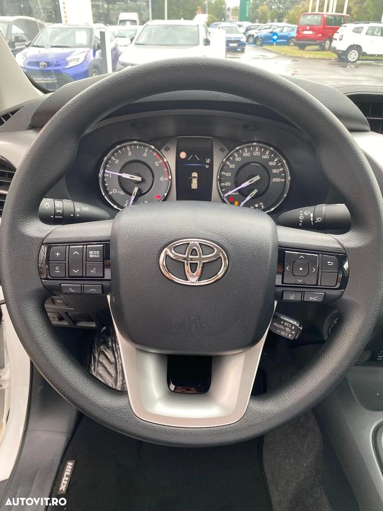 Toyota Hilux 2.8D 204CP 4x4 Double Cab MT Comfort - 15