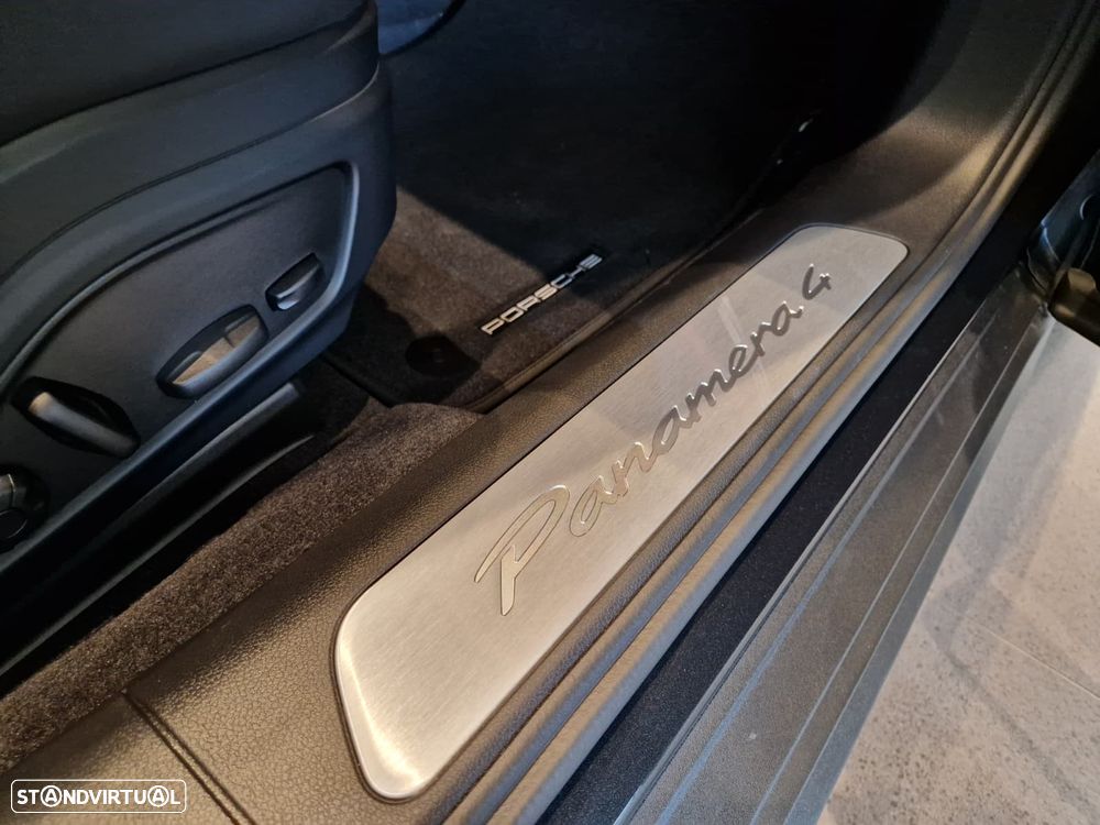Porsche Panamera 4 E-Hybrid - 21