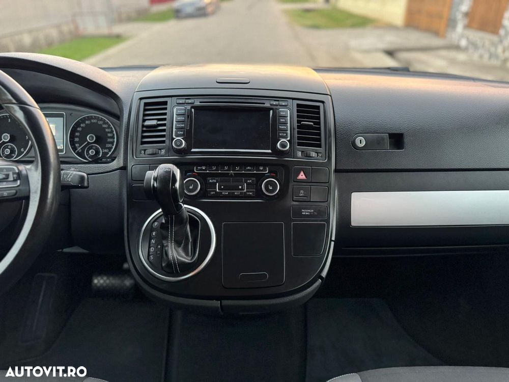 Volkswagen Multivan - 11