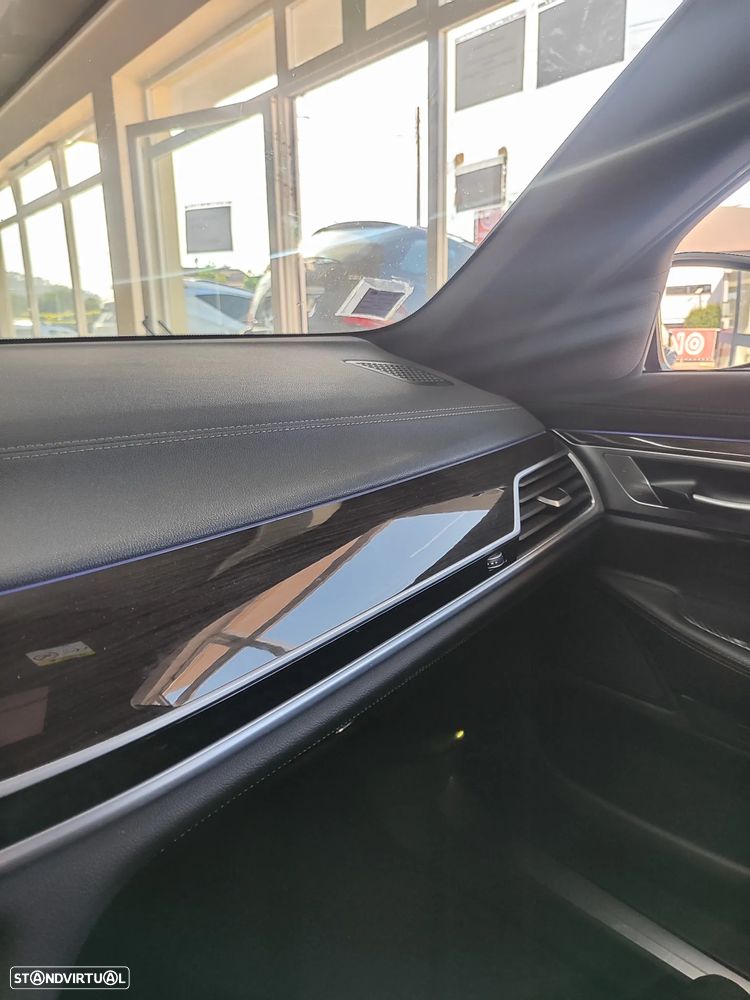 BMW 740 e iPerformance Pack M - 31