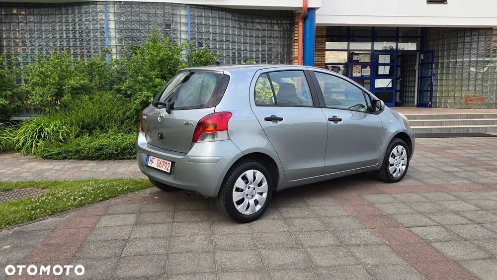 Toyota Yaris - 38