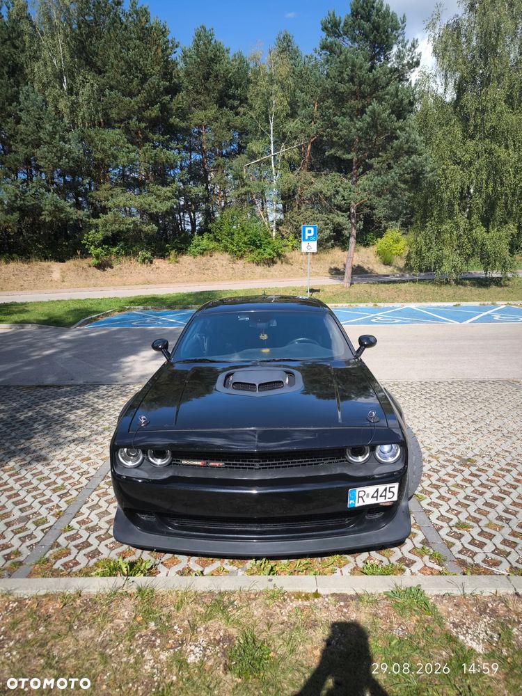 Dodge Challenger - 11
