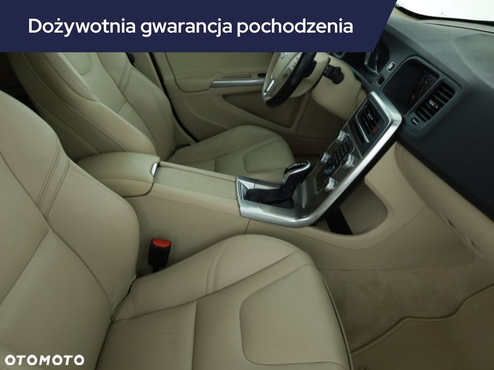 Volvo V60 Cross Country - 9