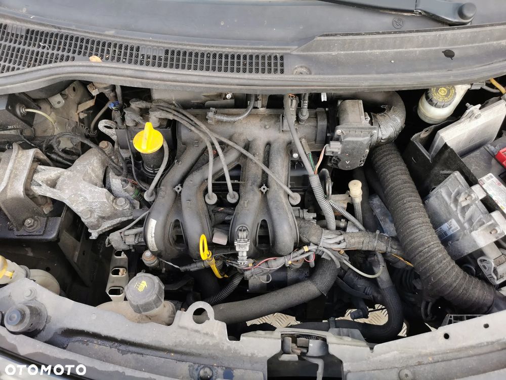 Renault Twingo II 1.2 B NV676 Części - 12