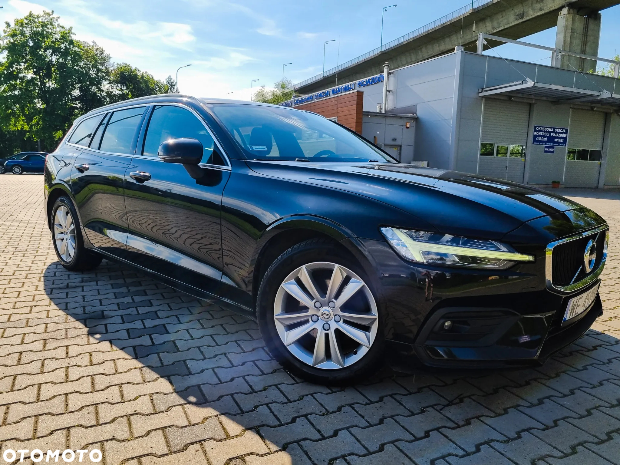 Volvo V60 D4 Momentum Pro - 12