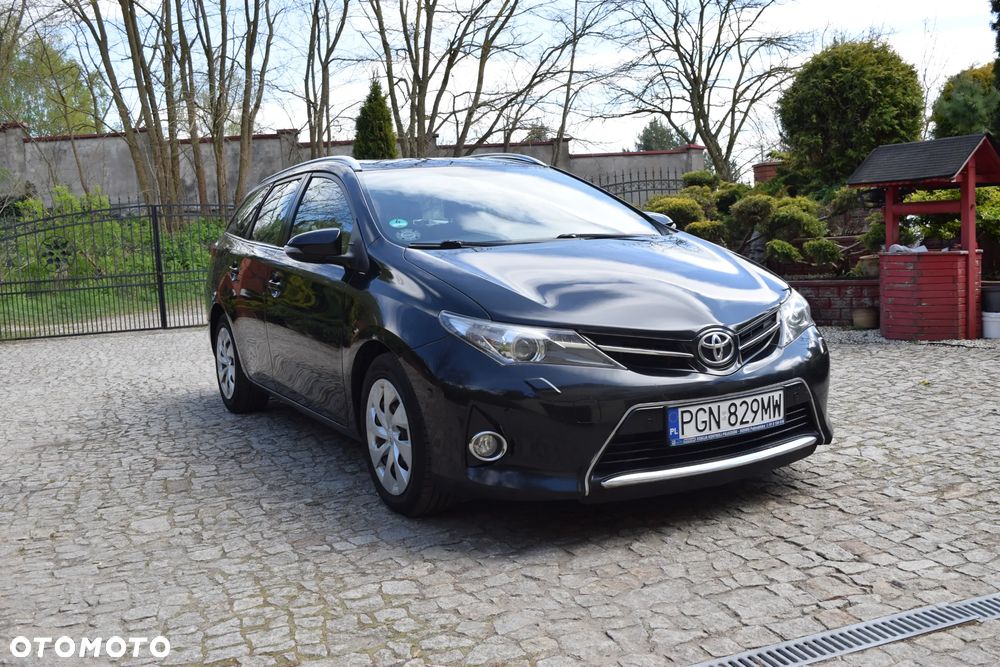 Toyota Auris 1.4 D-4D Design Edition - 10