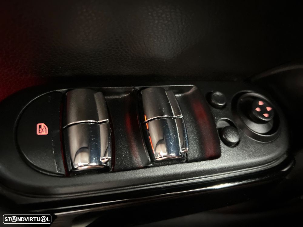 MINI 5 Portas One Auto - 23