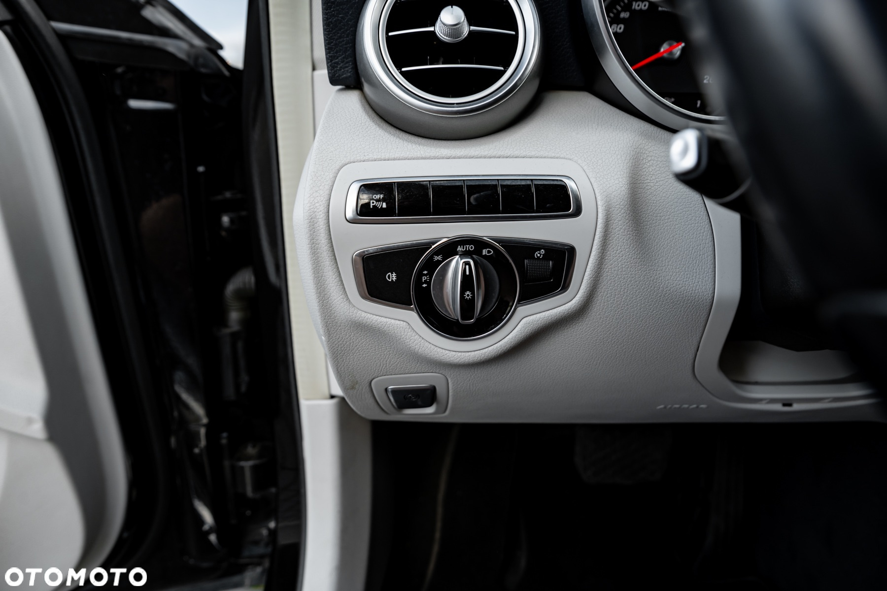 Mercedes-Benz Klasa C 250 7G-TRONIC - 30