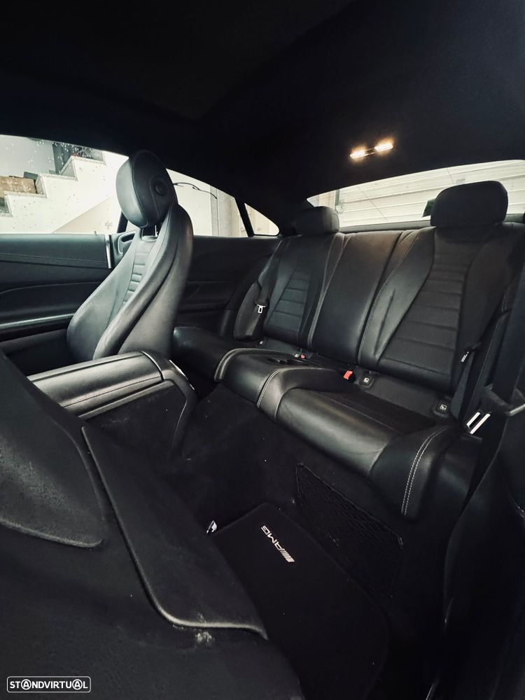 Mercedes-Benz E 220 d AMG Line - 16