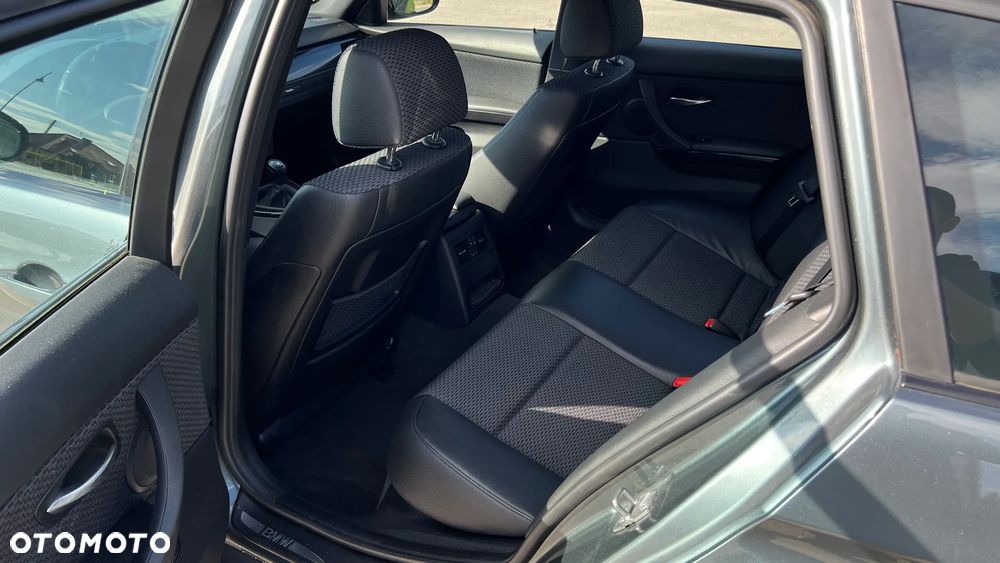 BMW Seria 3 330d - 11