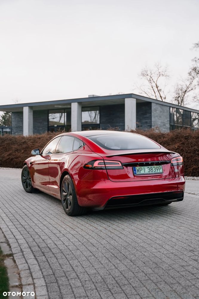 Tesla Model S - 11