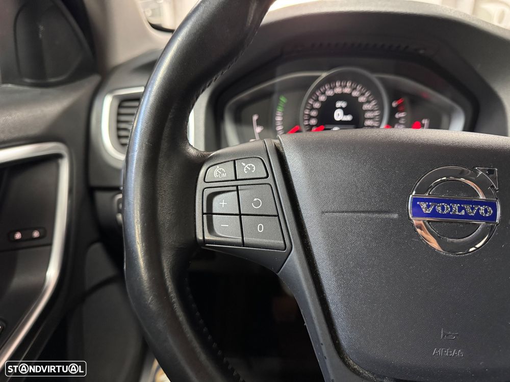 Volvo V60 D2 Momentum - 20