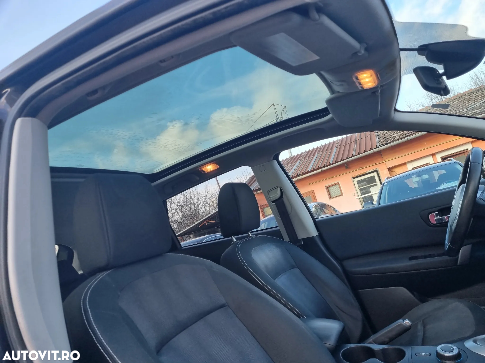 Nissan Qashqai 2.0 DCI 4 x 4 DPF Aut tekna - 10