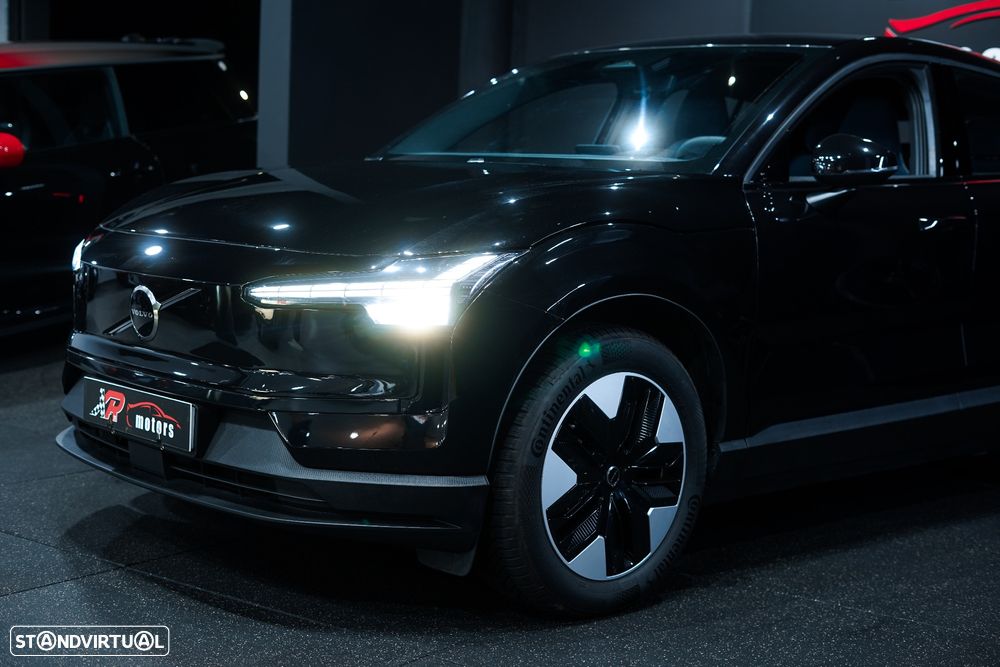 Volvo EX30 69 kWh Single Motor Extended Range Black Edition - 4
