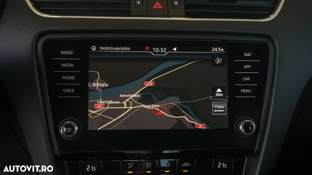Skoda Octavia 2.0 TDI DSG Ambition - 9