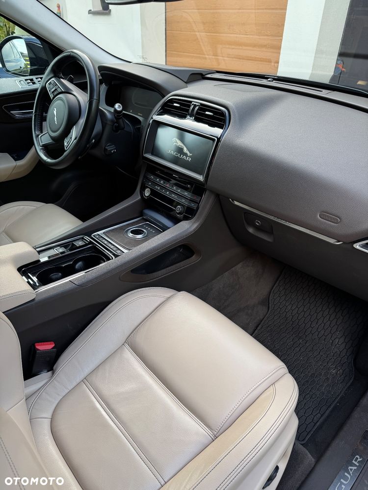 Jaguar F-Pace 2.0 i4D AWD Prestige - 14