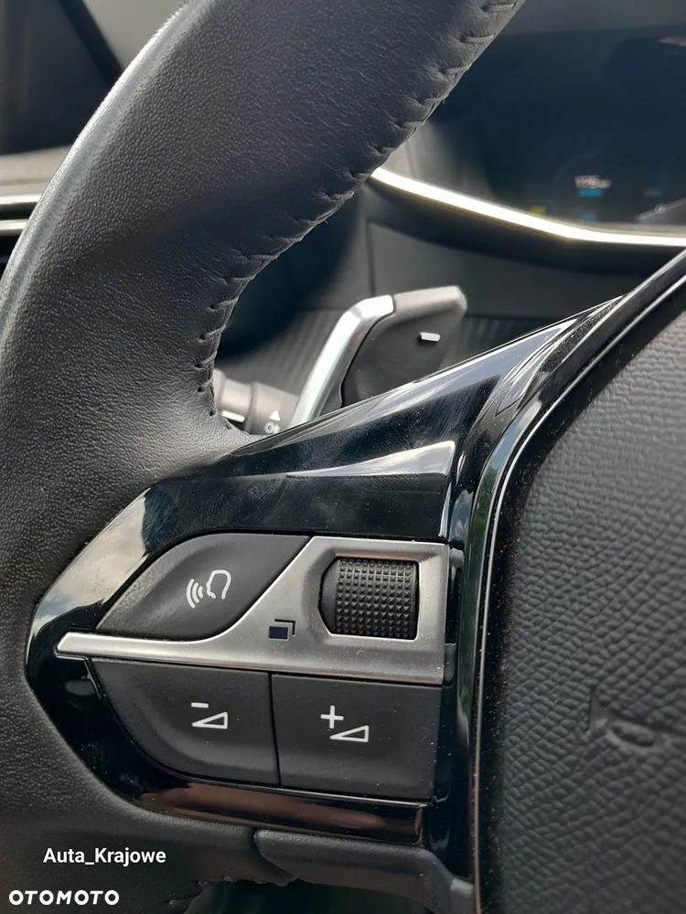 Peugeot 208 PureTech 100 EAT8 Allure - 21