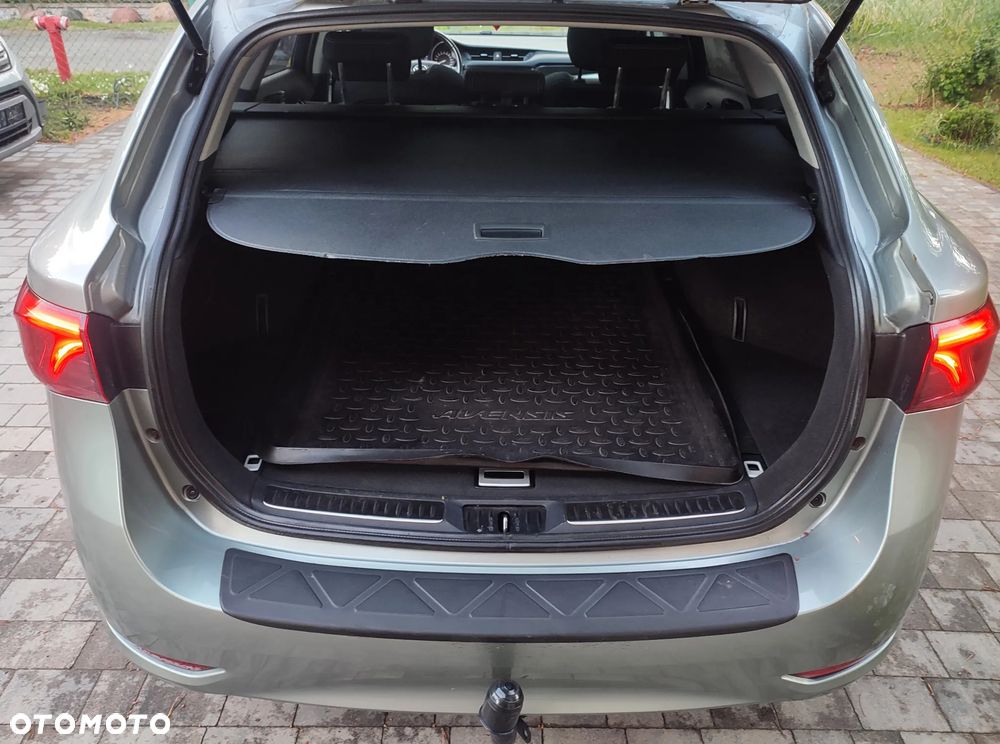 Toyota Avensis Touring Sports 1.8 Multidrive S Executive - 19