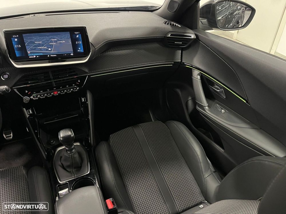 Peugeot 2008 1.2 PureTech GT Line - 23