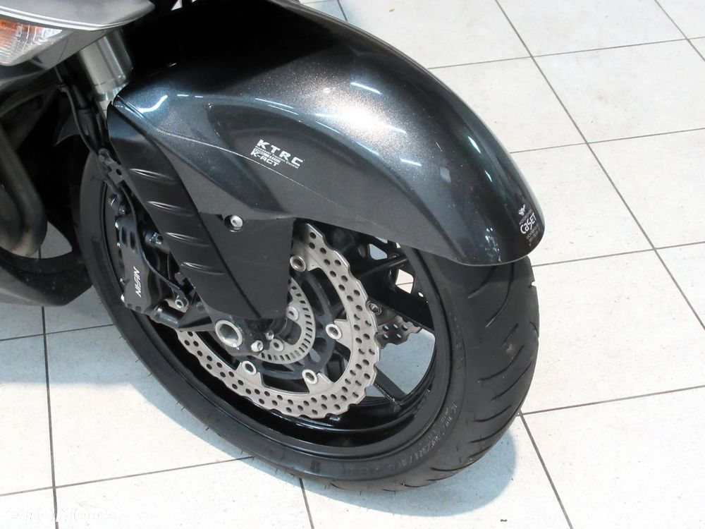 Kawasaki GTR - 28