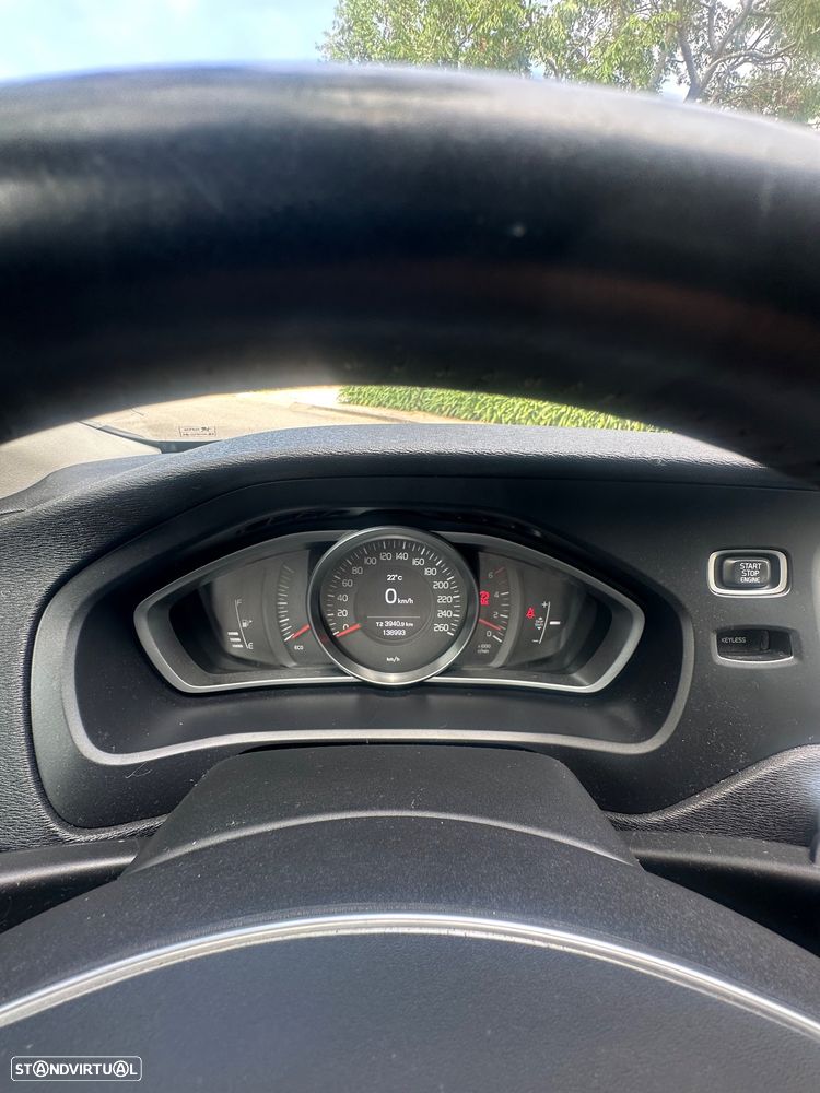 Volvo V40 D2 Momentum - 17