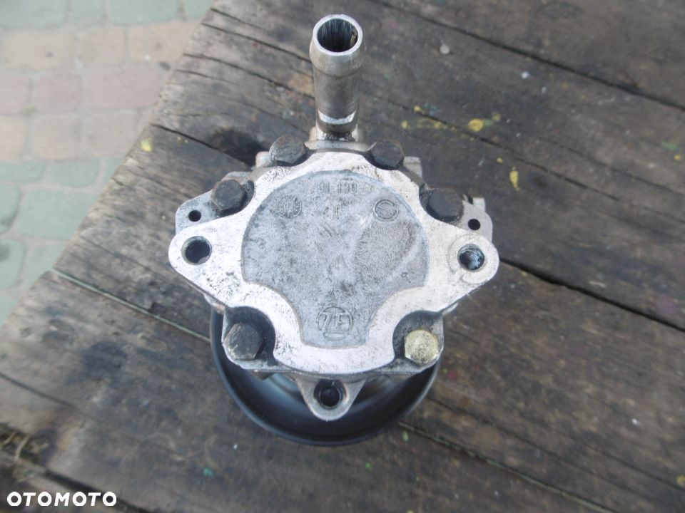 Pompa wspomagania Golf VW NEWBETLE 1,4 16V - 4