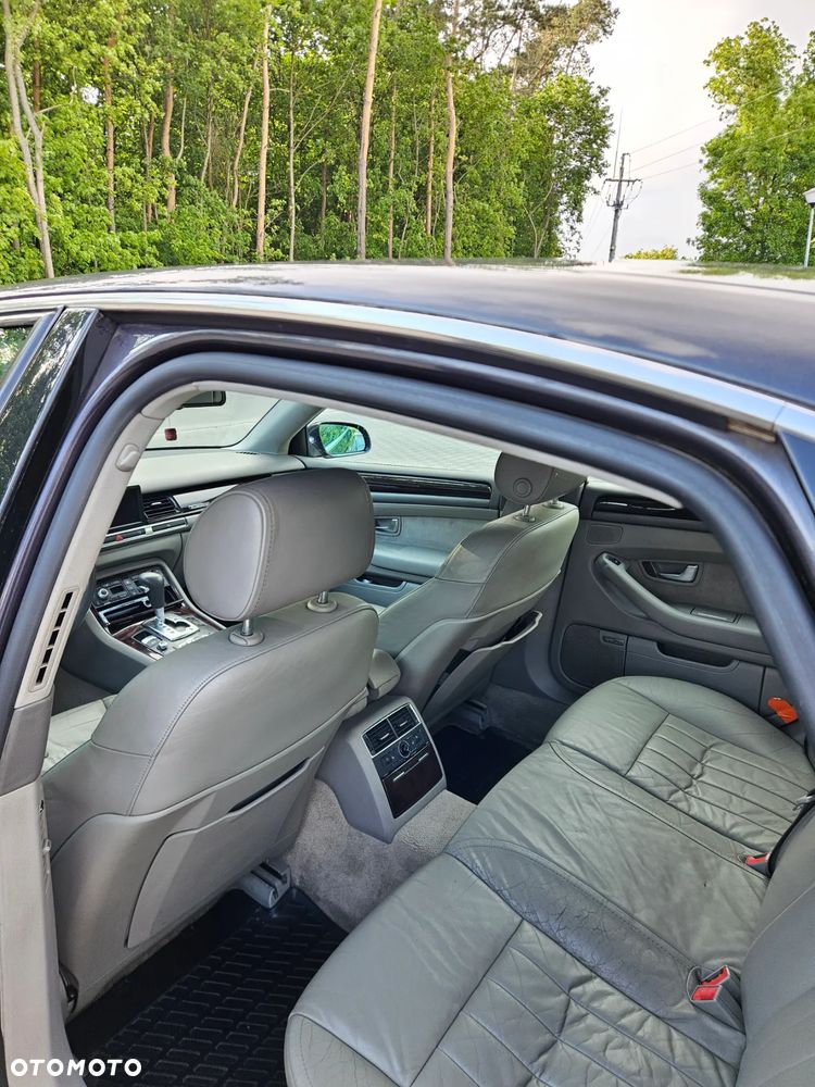 Audi A8 4.2 Quattro - 8