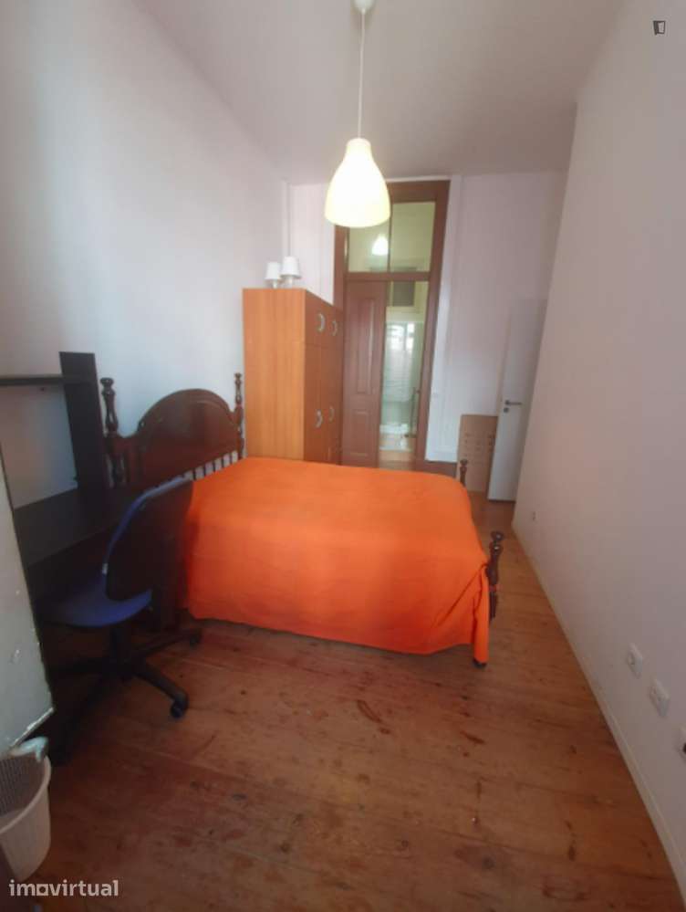 Quarto - localizado em Alcântara Lisbon - Grande imagem: 2/20