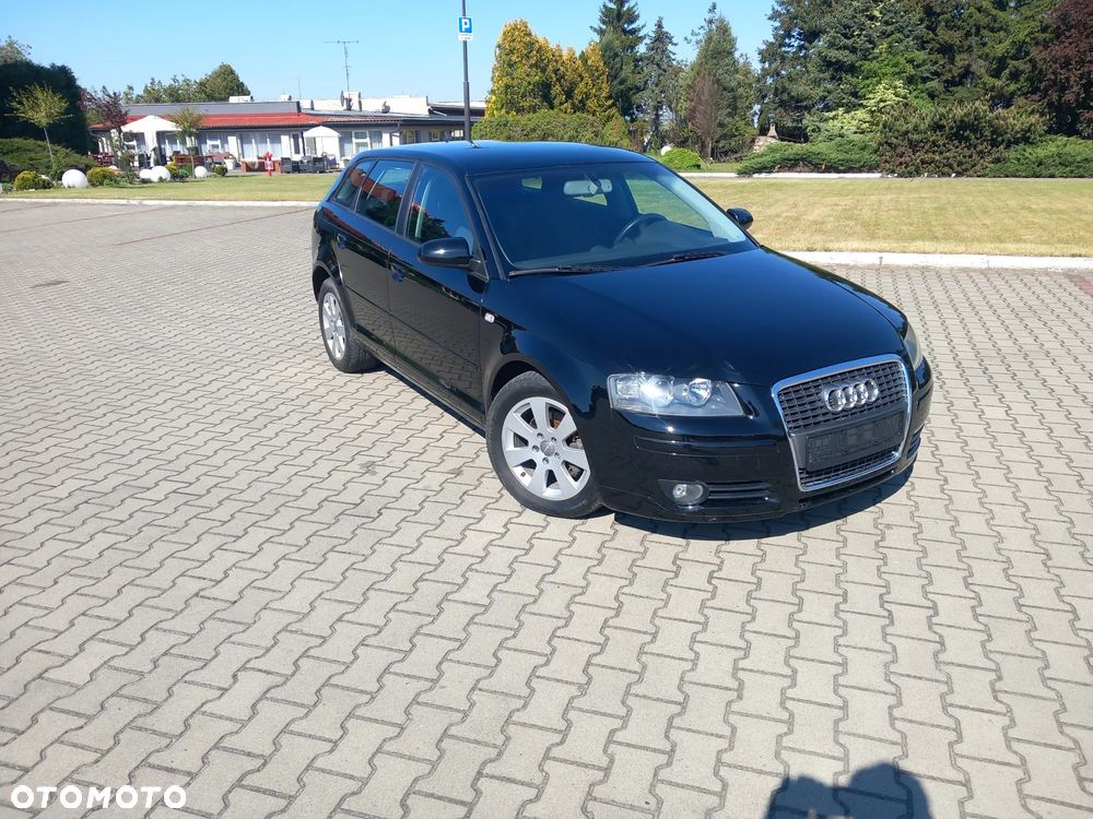 Audi A3 Sportback - 1
