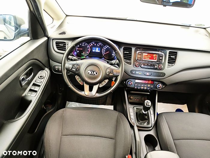 Kia Carens - 24