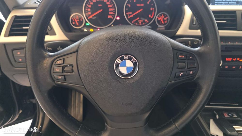 BMW 318 d Touring Aut. Sport Line - 42