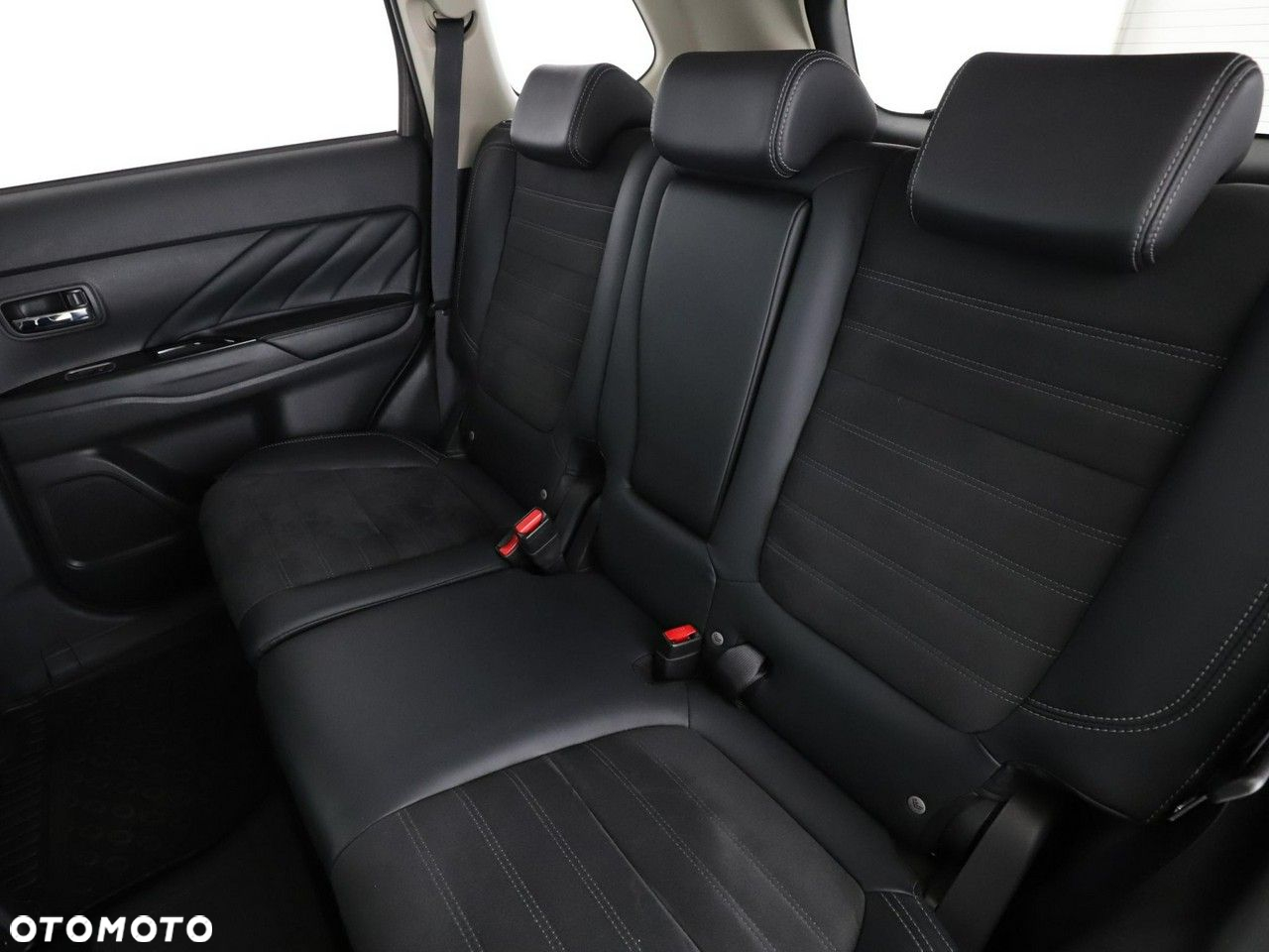 Mitsubishi Outlander 2.4 4WD Plug-In Hybrid - 17