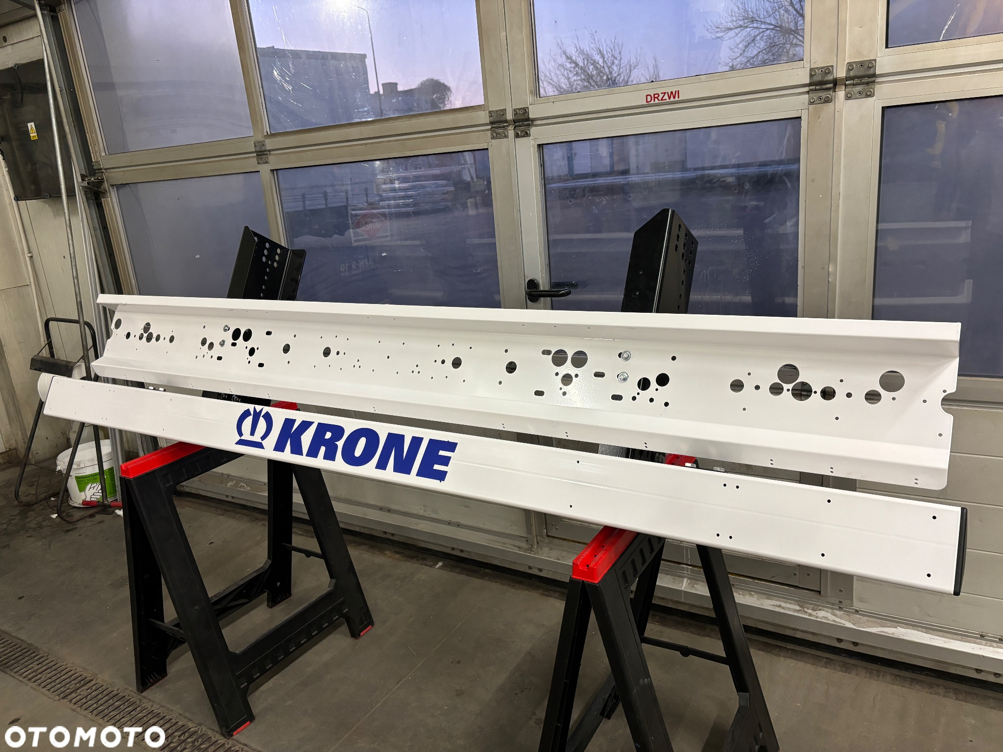 zderzak belka Krone nośnik lamp schmitz - 4