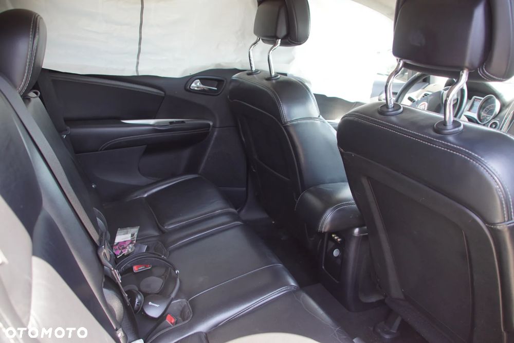 Auto na części - Fiat Freemont 2.0 MultiJet 170 KM 939B5000 62TE PWH 2014R Silnik Skrzynia Drzwi Maska Błotnik Klapa Zderzak Lampa Lusterko Klamka Szyba Deska Kokpit Sterownik Moduł Czujnik Licznik Wyświetlacz Panel Kierownica - 14