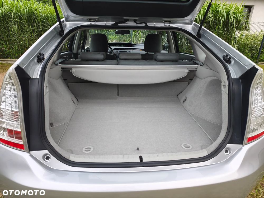 Toyota Prius - 8