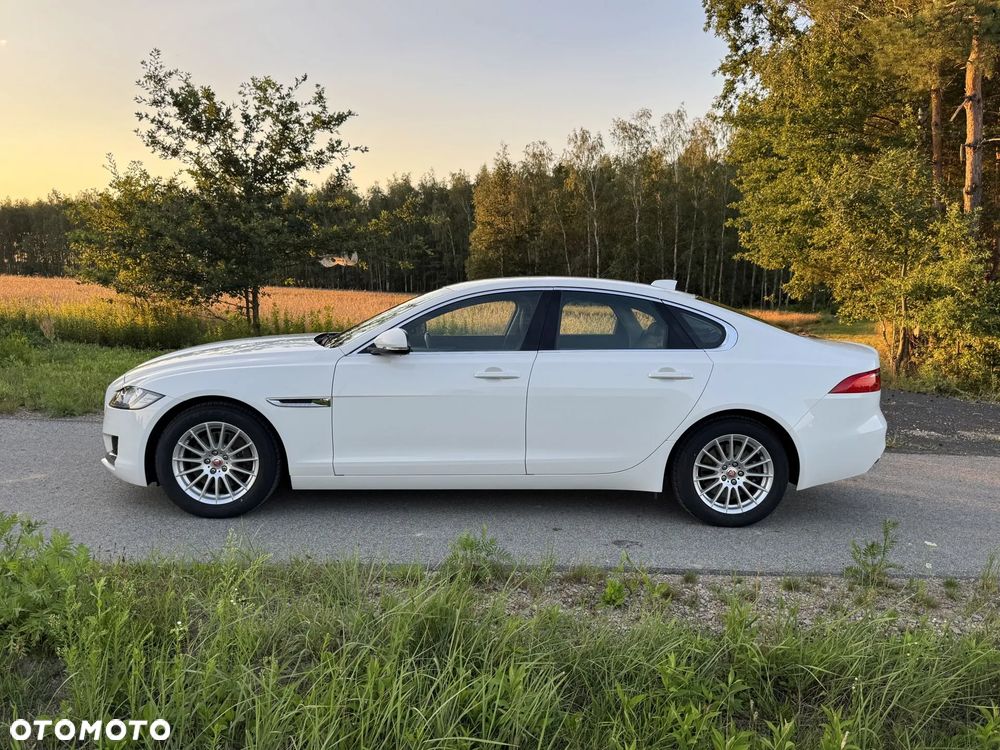 Jaguar XF 2.0 i4D AWD Prestige - 8