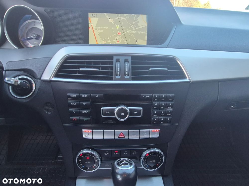 Mercedes-Benz Klasa C 350 CDI DPF (BlueEFFICIENCY) 7G-TRONIC Avantgarde - 33