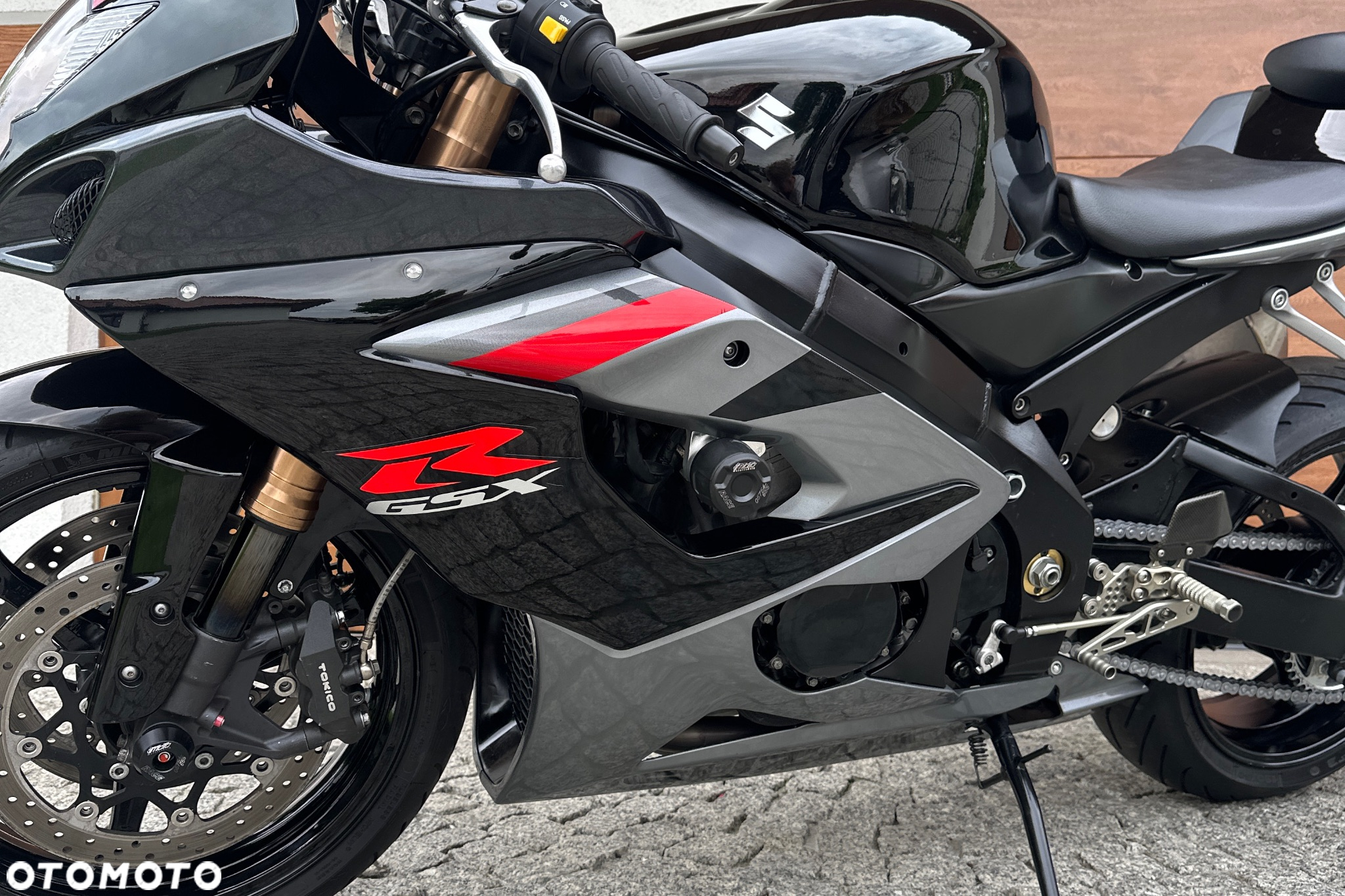Suzuki GSX 1000 - 20