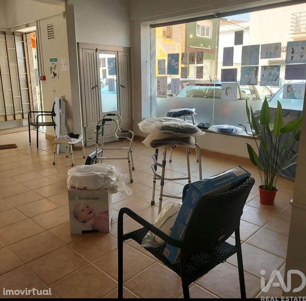 Comércio diverso em Atouguia da Baleia de 128,00 m2 - Grande imagem: 3/8