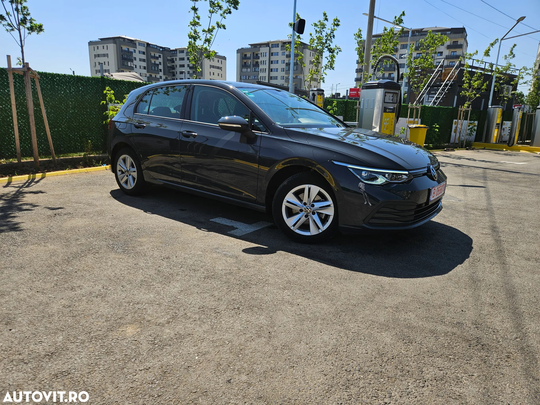 Volkswagen Golf 1.0 eTSI DSG MHEV Life - 2