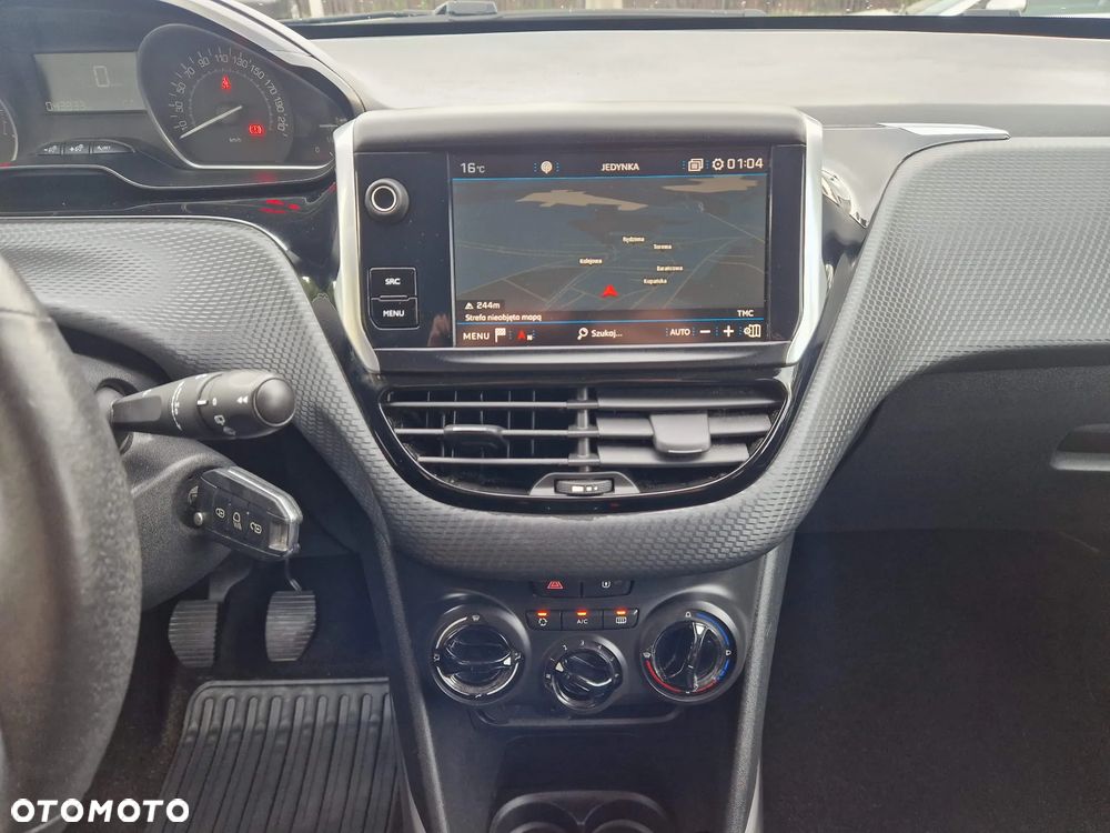 Peugeot 2008 1.2 Pure Tech Style - 24