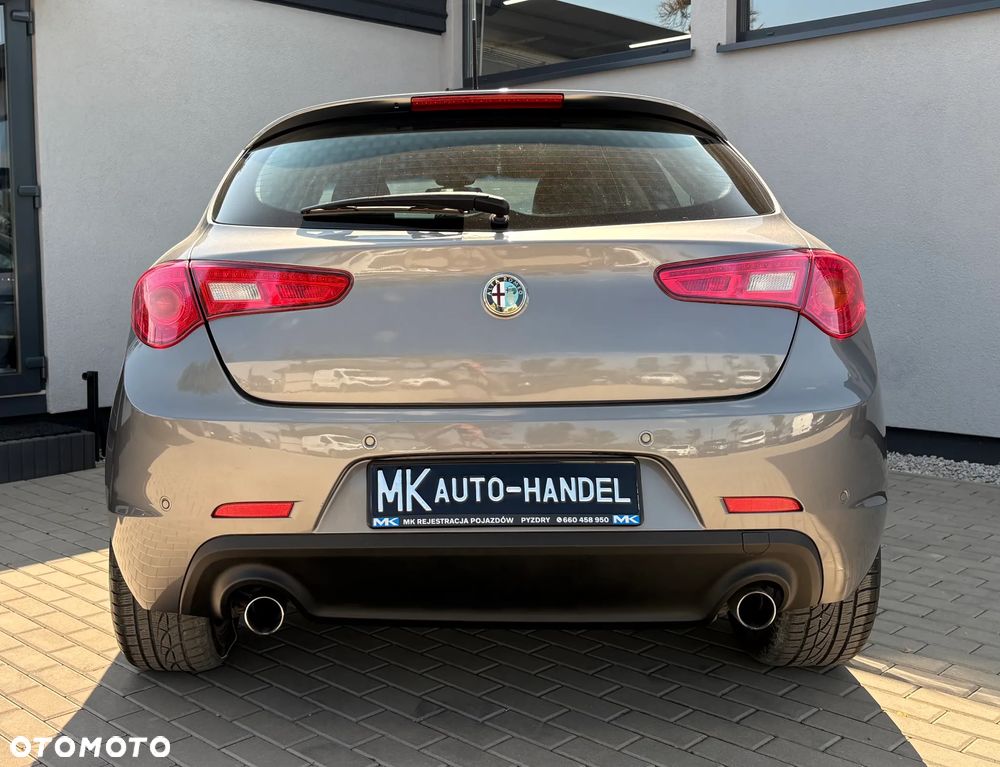 Alfa Romeo Giulietta 2.0 JTDM 16V - 5