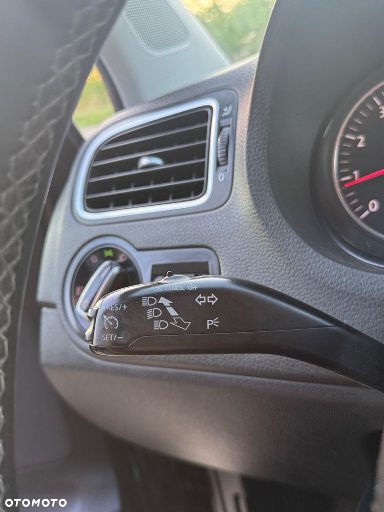 Volkswagen Polo 1.4 16V Highline - 15