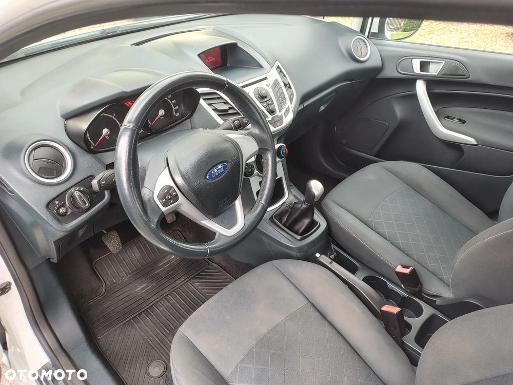 Ford Fiesta - 10