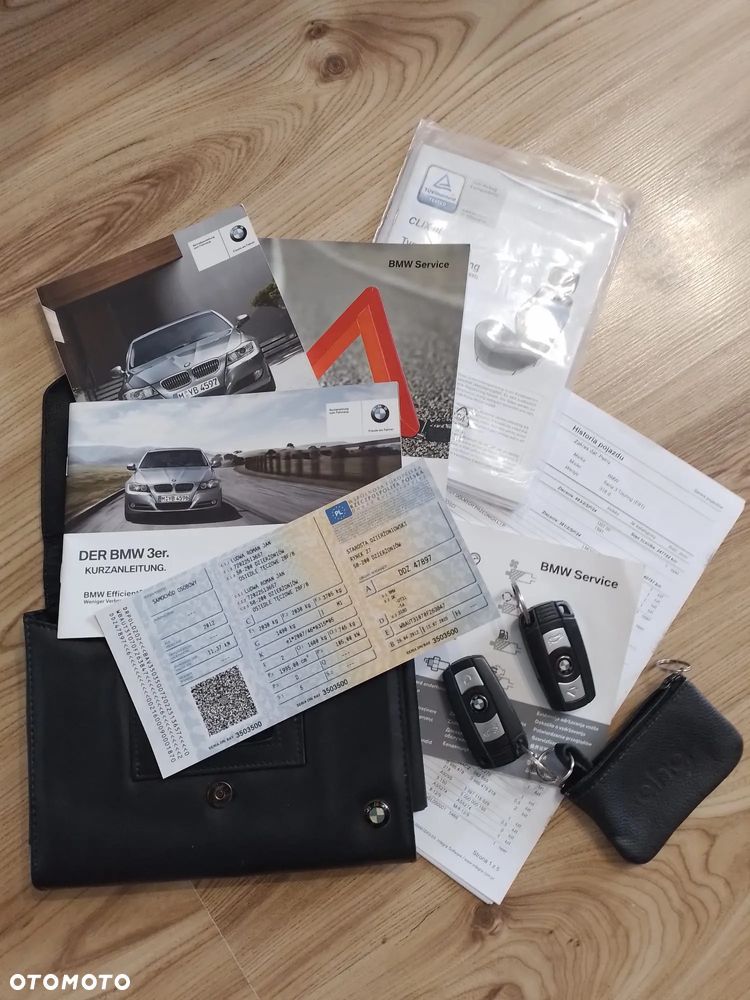 BMW Seria 3 318d DPF Touring - 23